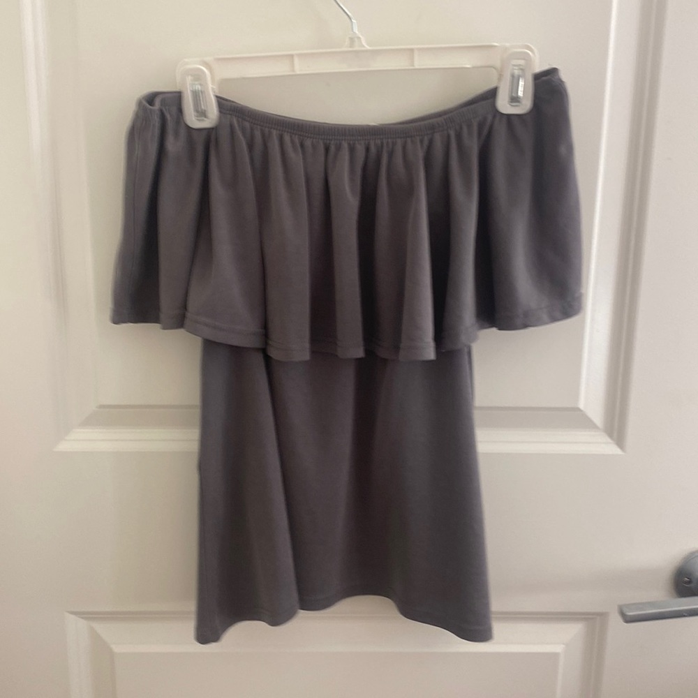 Standard. Medium. Off the shoulder layer top. Grey.